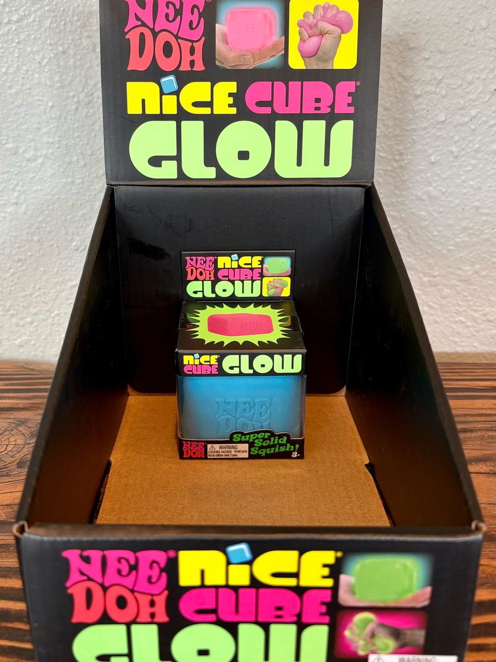 NeeDoh Nice Cube Glow, Blue, Color Change Squishy, BNIB
